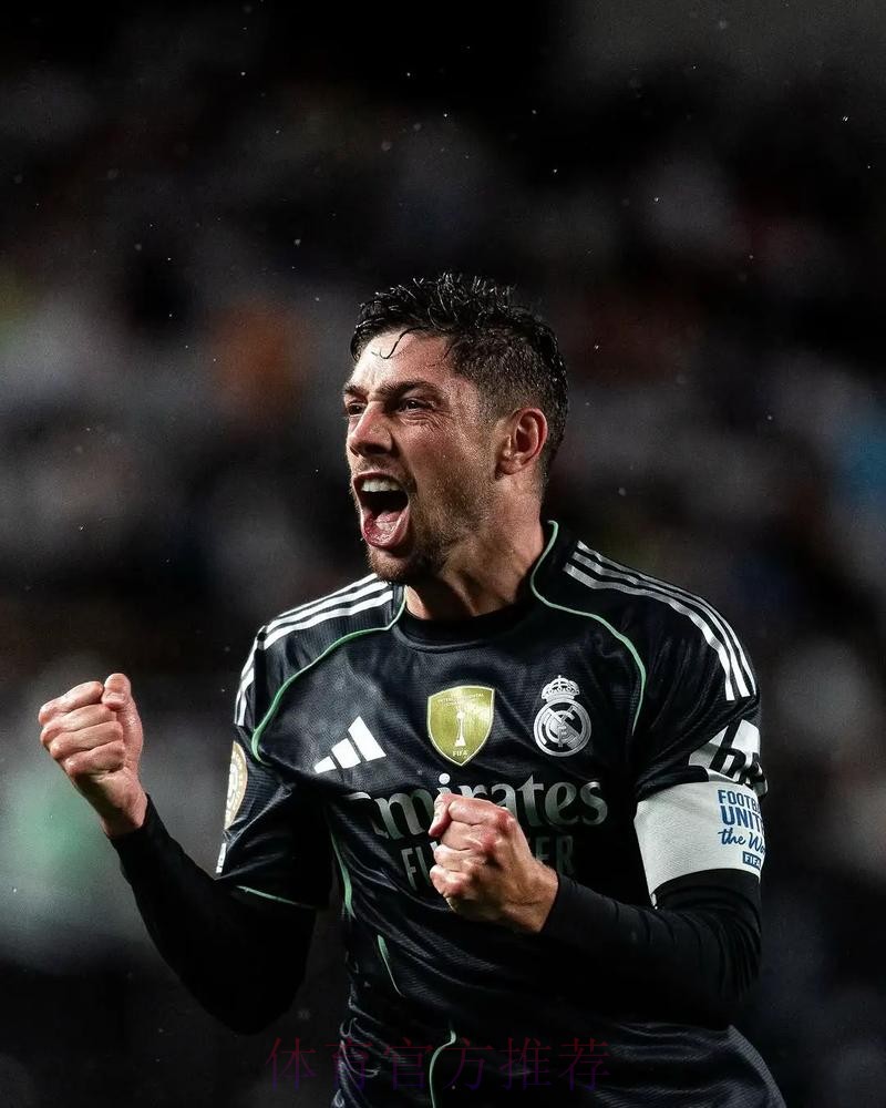 世体:F-巴尔韦德已经恢复有球训练 马里亚诺回归 世体:F-巴尔韦德已经恢复有球训练 马里亚诺回归